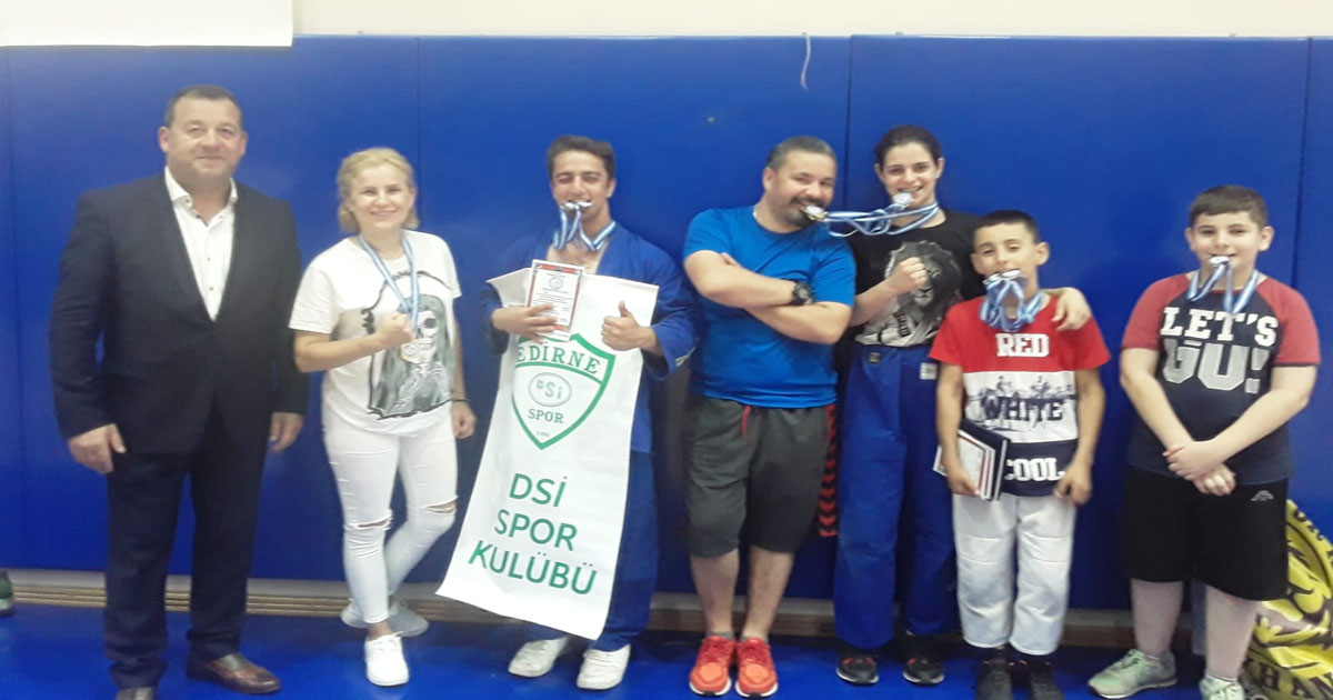 Edirne DSİ Spor Kulübü sporcuları madalyalarla döndü