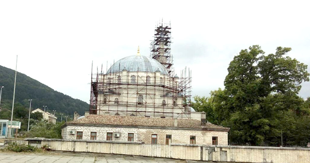 Balkanların en büyük cami eski ihtişamına kavuştu