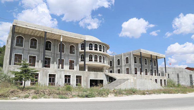 Atatürk Kültür Merkezi inşaatı sürüyor