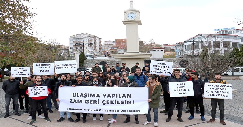 Kırklareli’nde üniversite öğrencileri ulaşım zammına tepki gösterdi