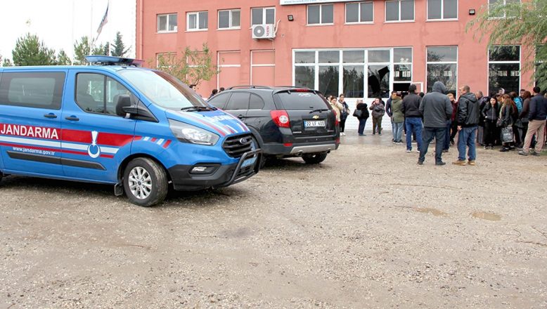 Edirne’de işçilerin maaşını ödemeyen patronun kaçtığı iddia edildi
