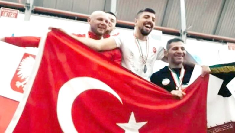 Şahbaz, Dünya Şampiyonu oldu