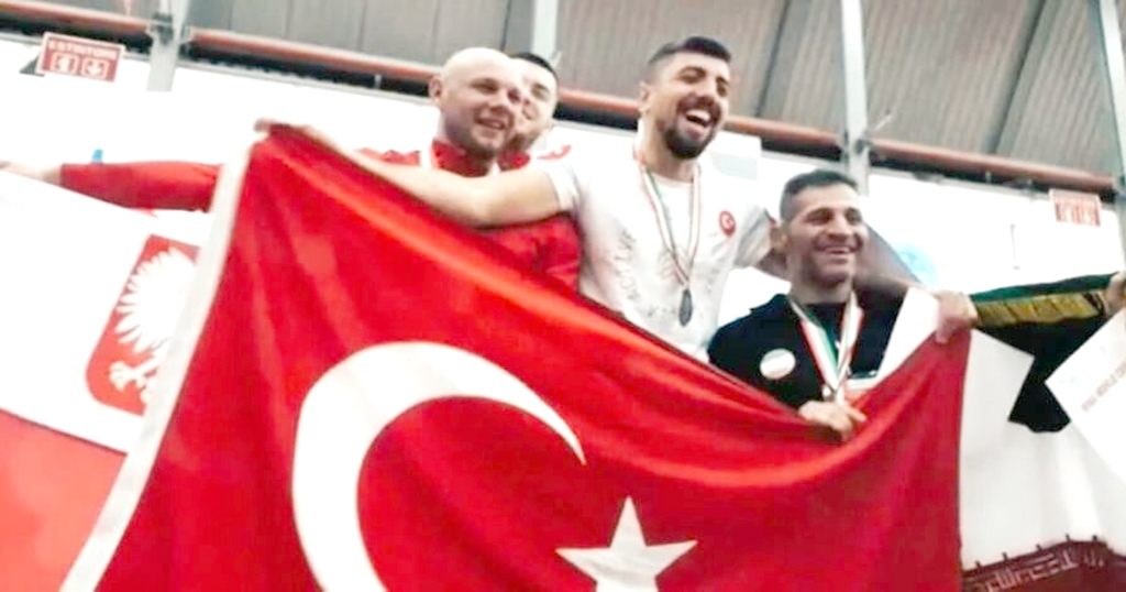 Şahbaz, Dünya Şampiyonu oldu