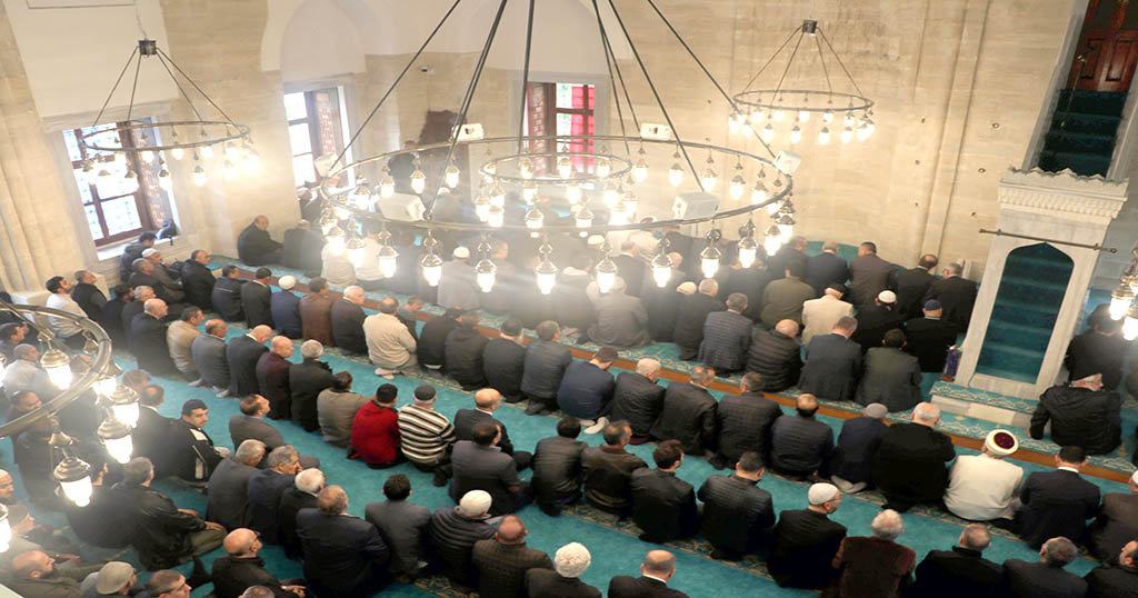 Mimar Sinan’ın eseri Rüstem Paşa camisi ibadete açıldı