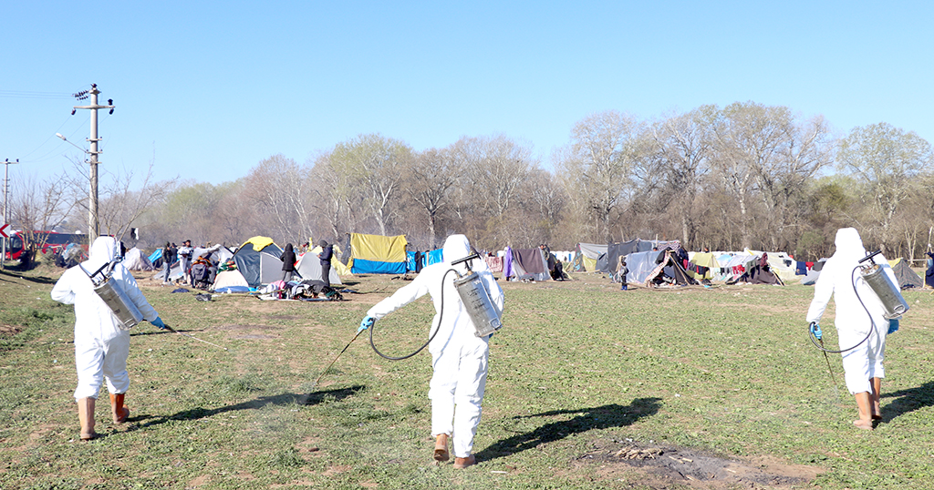 Sığınmacıların alanı dezenfekte ediliyor