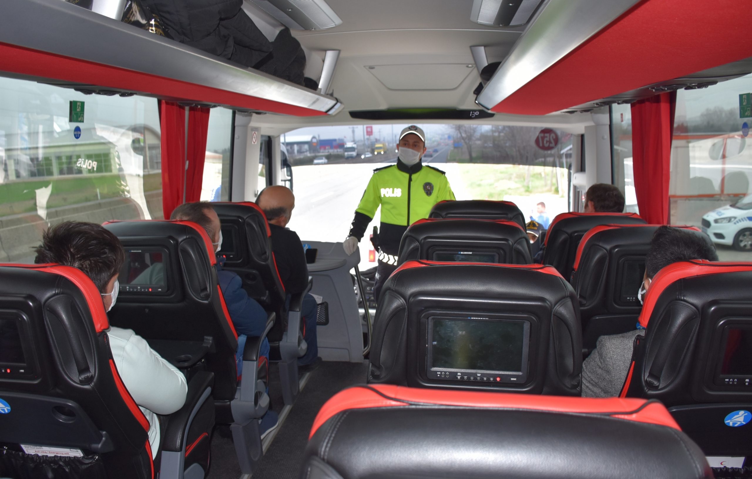 Edirne ve Tekirdağ’da şehirler arası otobüslerde koronavirüs denetimi