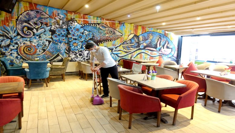 Kafe ve restoranlar, yeniden açılmak için hazırlanıyor