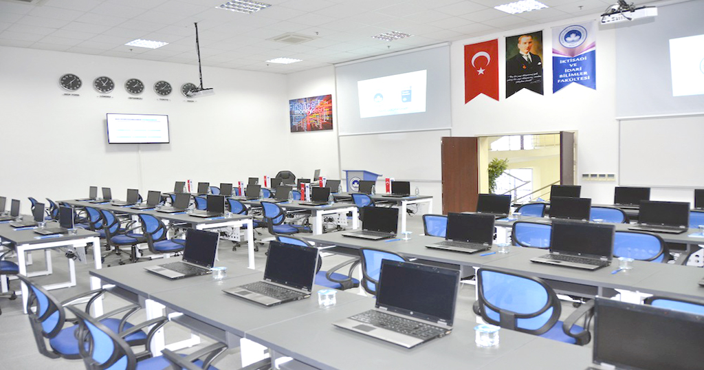 KLÜ, sınavlar için bilgisayar laboratuvarlarını kullanıma açıyor