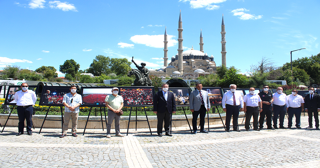 Selimiye Meydanında 15 Temmuz sergisi açıldı