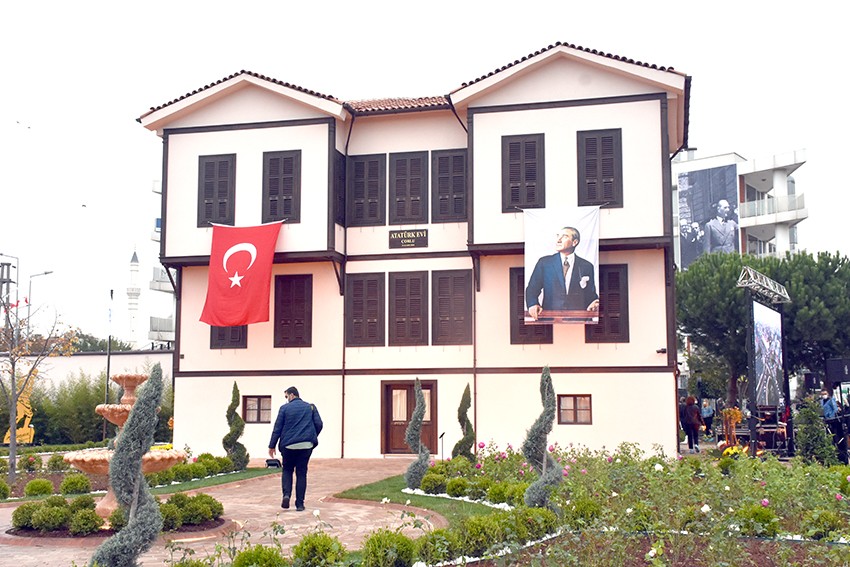 Atatürk Evi törenle açıldı