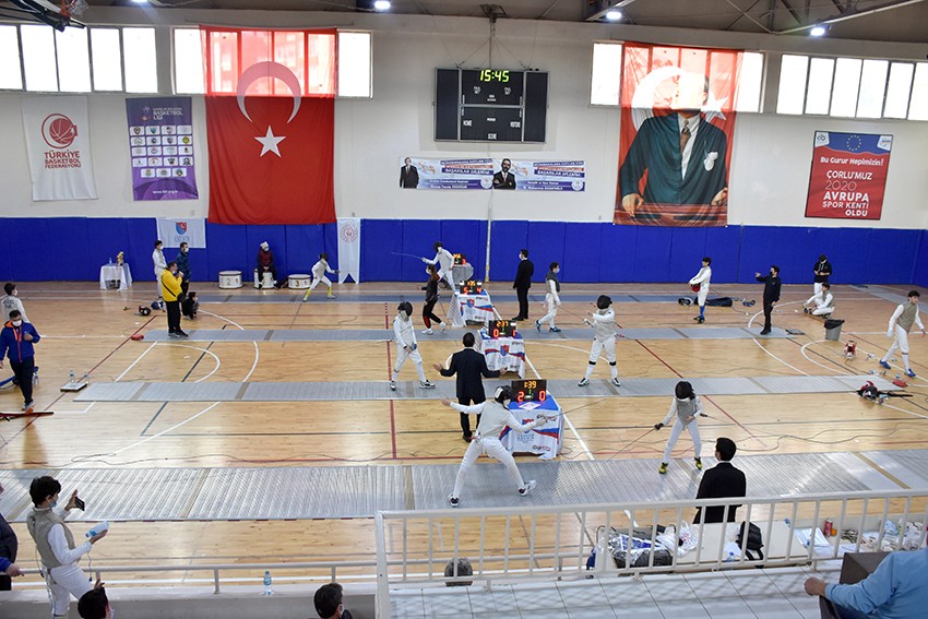 Eskrim: Türkiye 17 Yaş Altı Kız-Erkek Flöre Turnuvası