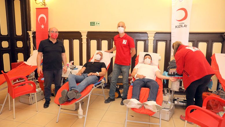Belediye personeli kan bağışı yaptı