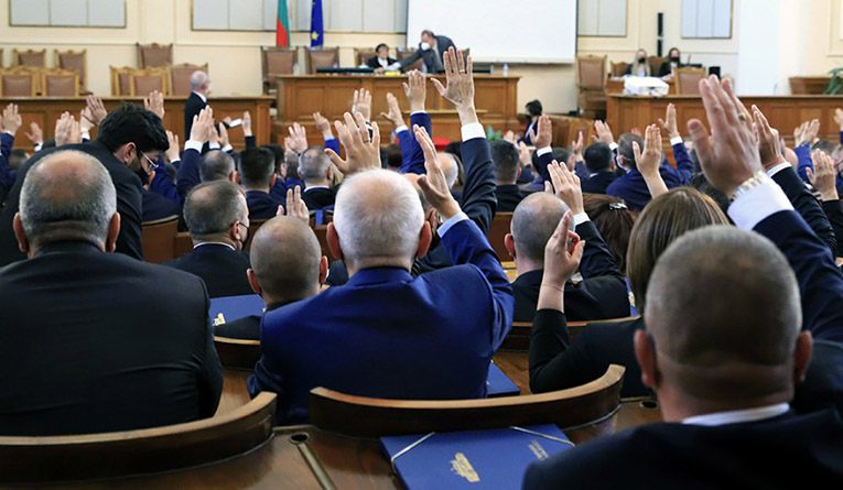 Bulgaristan’da milletvekili dağılımı kesinleşti