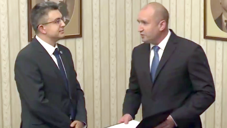 Bulgaristan’da hükümeti kurma görevi Plamen Nikolov’a verildi