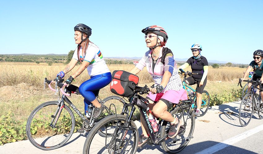 Kadınlardan bisikletli Trakya turu