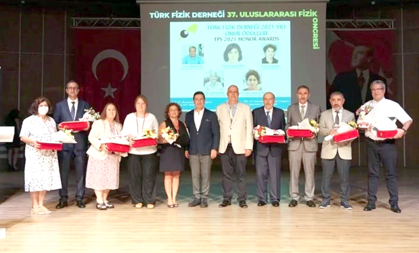 Prof. Dr. Dalgıç’a, TFD onur ödülü
