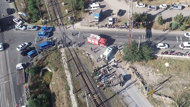 Tekirdağ’da trenin çarpması sonucu 7 kişinin öldüğü işçi servisinin sürücüsüne 152 yıl 11 ay hapis cezası verildi