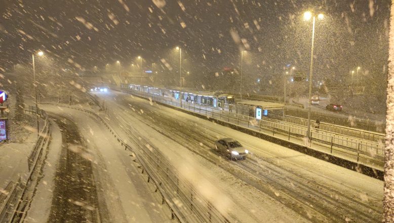 İstanbul’da kar etkisini artırdı