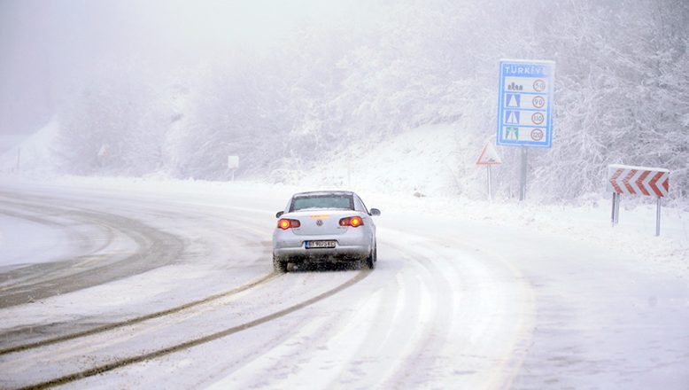 Kar nedeniyle kapanan 29 köy yolu açıldı
