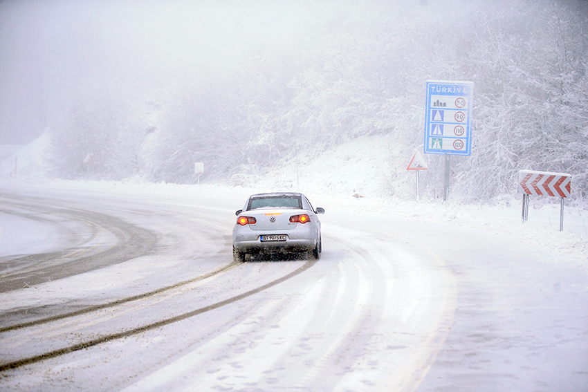 Kar nedeniyle kapanan 29 köy yolu açıldı