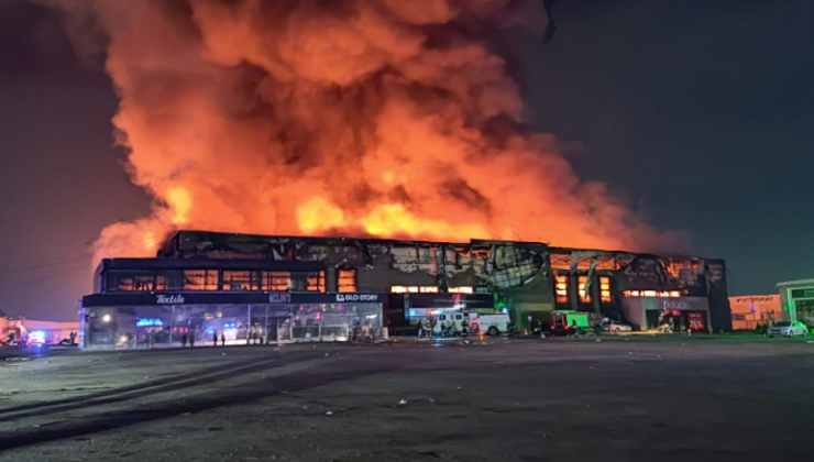 Süper market alev alev yandı