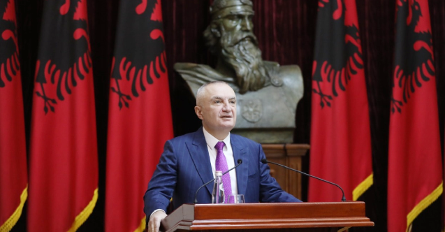 Arnavutluk Anayasa Mahkemesi, Cumhurbaşkanının azline ilişkin kararı erteledi