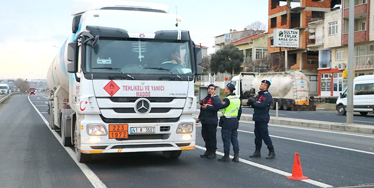 Trakya’dan İstanbul yönüne tır ve kamyon geçişlerine izin verilmiyor