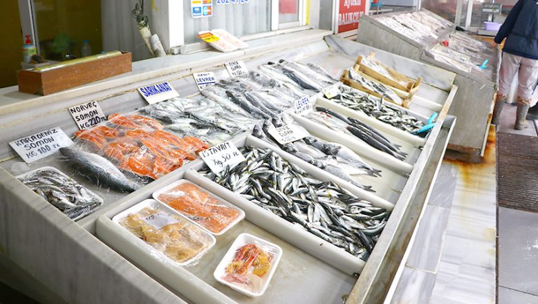 Balıkçıların denize açılamaması, balık fiyatlarını etkiledi