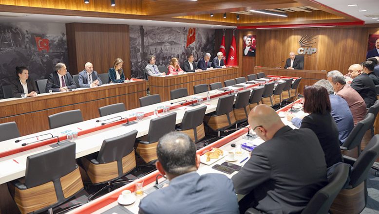 CHP Merkez Yönetim Kurulu, Kılıçdaroğlu başkanlığında olağanüstü toplandı
