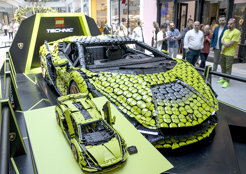 LEGO’nun gerçek boyutlu Lamborghini Sian FKP 37 modeli İstanbul’da