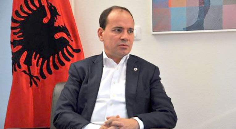 Eski Arnavutluk Cumhurbaşkanı Bujar Nishani hayatını kaybetti