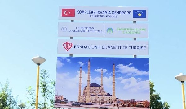 Priştine Belediyesi Merkez Camii’ne 10 yıl sonra ruhsat verdi