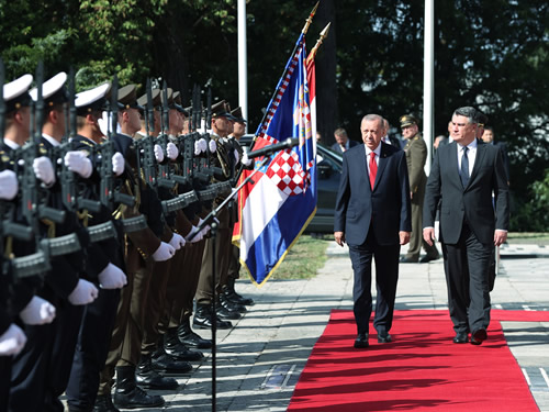 Cumhurbaşkanı Erdoğan, Hırvatistan Cumhurbaşkanlığı Ofisi’nde