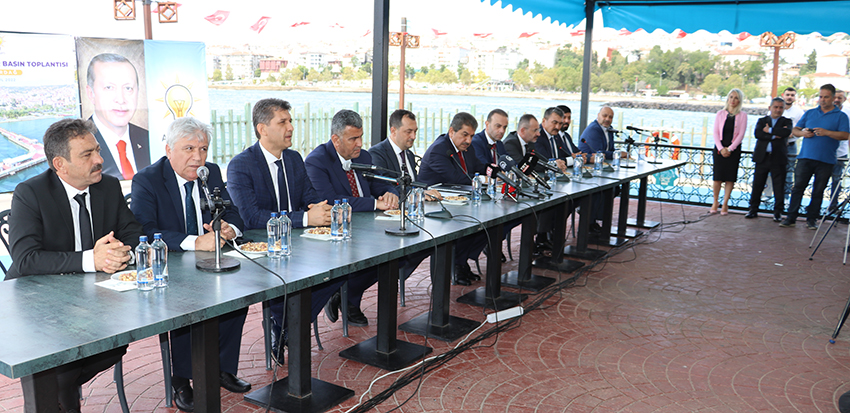 “CHP’li 11 büyükşehir belediyesinin, AK Parti grup başkanvekillerinden ortak açıklama”