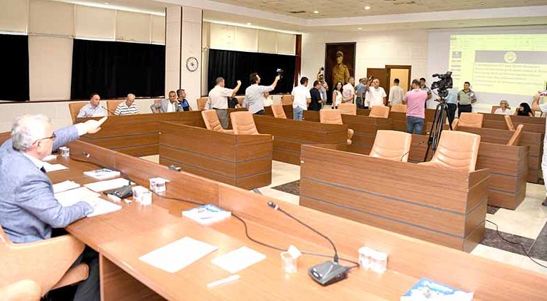 CHP’li ve İYİ Parti’liler, Meclis Toplantısı’nı terk etti