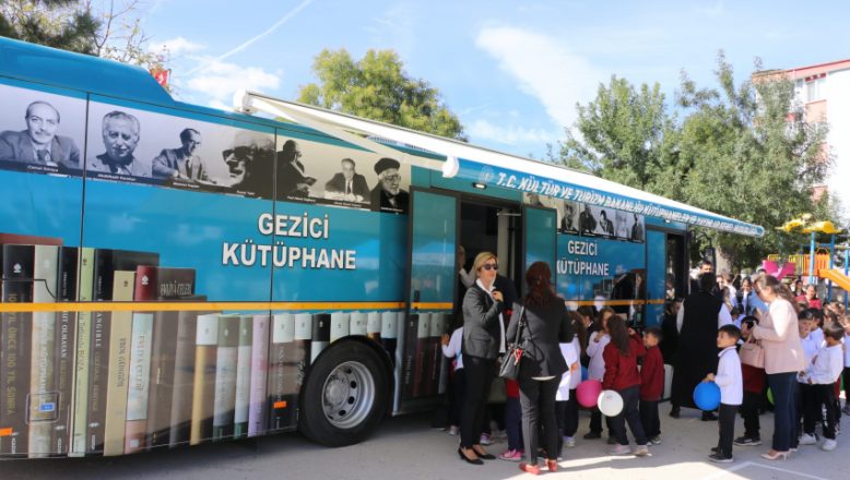 Edirne’nin köylerini kitapla buluşturacak gezici kütüphane tanıtıldı