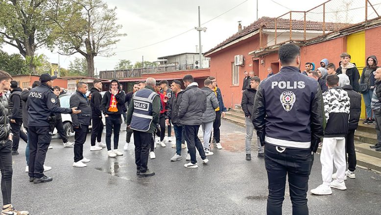 Edirnespor-Kütahyaspor maçında konuk ekibin yöneticileriyle taraftarlar arasında tartışma yaşandı