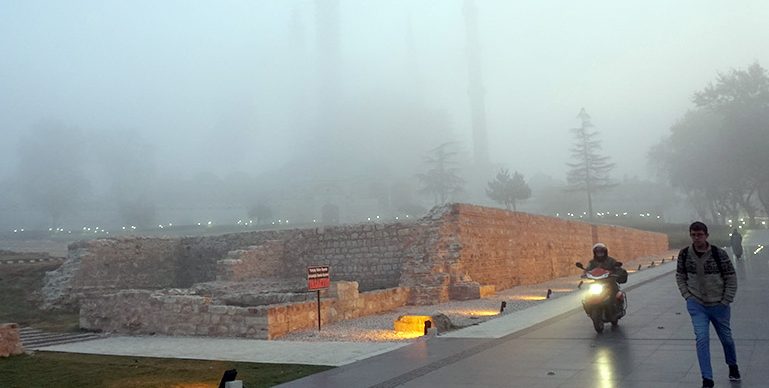 Edirne’de yer yer sis etkili oluyor