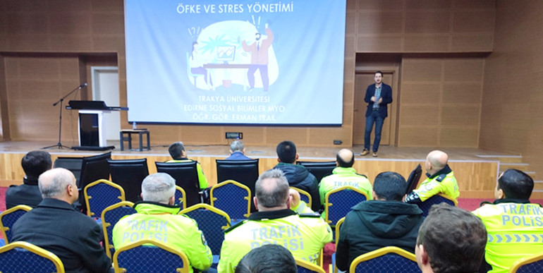 Trafik polislerine iletişim semineri