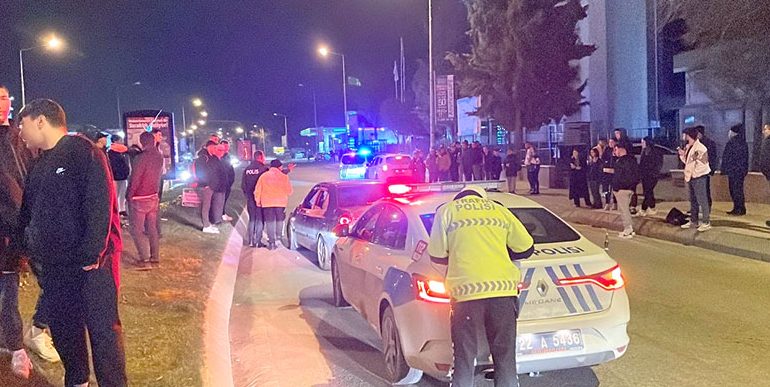 Edirne’de otomobilin çarptığı 3 yaya yaralandı