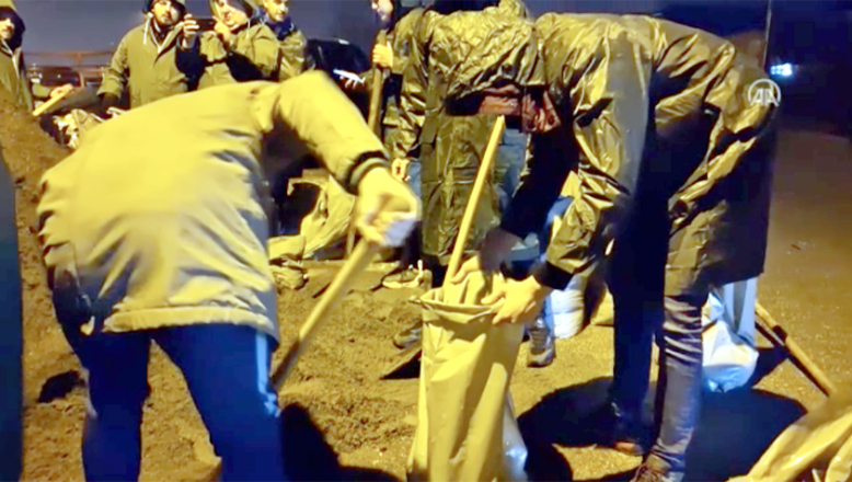 Sırbistan’da yeni yağış dalgasına kum torbalarıyla tedbir alındı