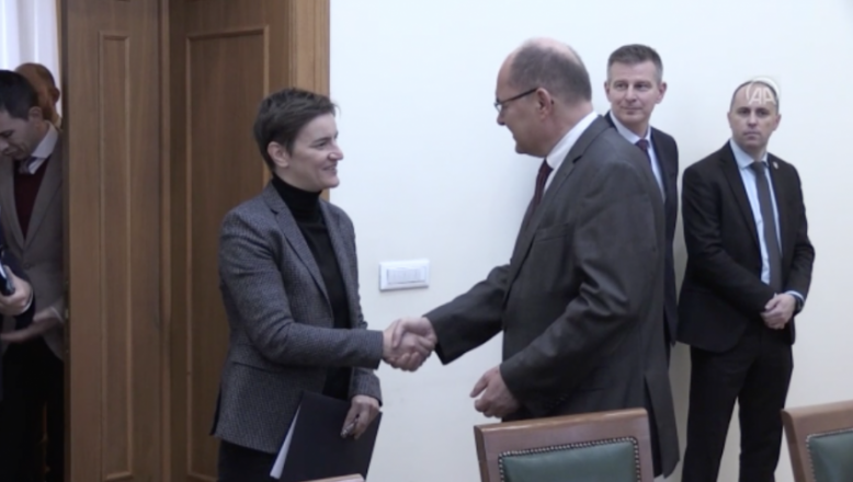 Sırbistan Başbakanı Brnabic, Bosna Hersek Yüksek Temsilcisi Schmidt ile görüştü