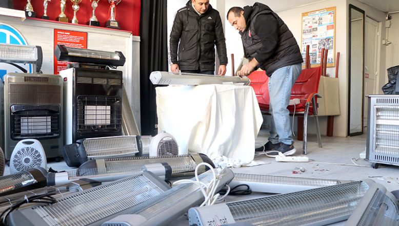 Edirne’de gönüllüler arızalı elektrikli ısıtıcıları deprem bölgesine gönderilmek üzere tamir ediyor