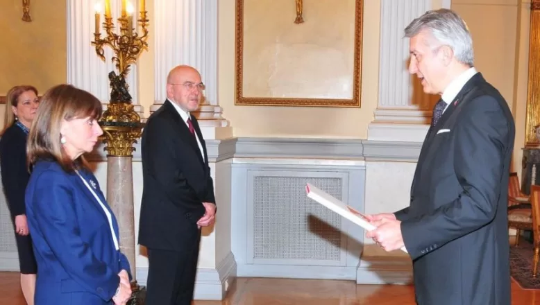 Büyükelçi Erciyes, Cumhurbaşkanı Sakellaropulu’ya güven mektubunu sundu