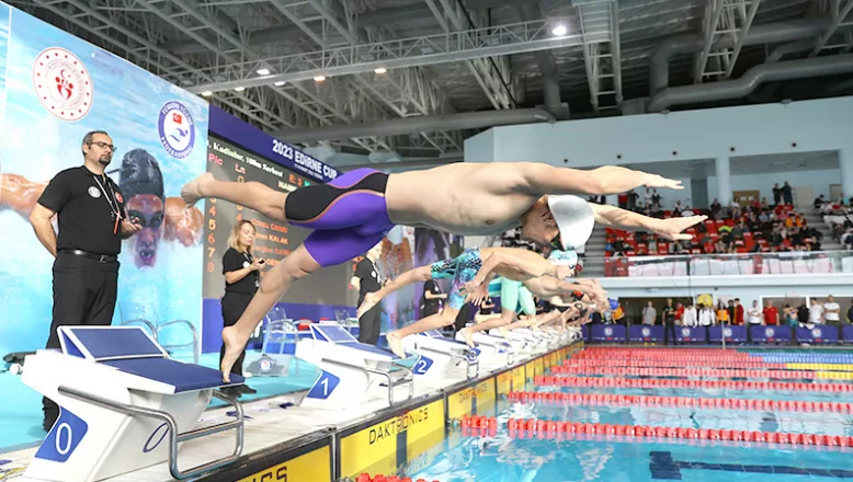 Uluslararası 4. Edirne Kupası yüzme müsabakaları başladı