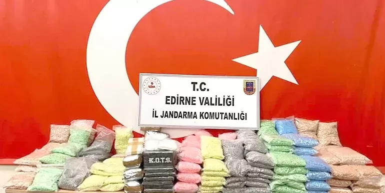 Edirne’deki operasyonlarda 576 kilo 471 gram uyuşturucu ele geçirildi
