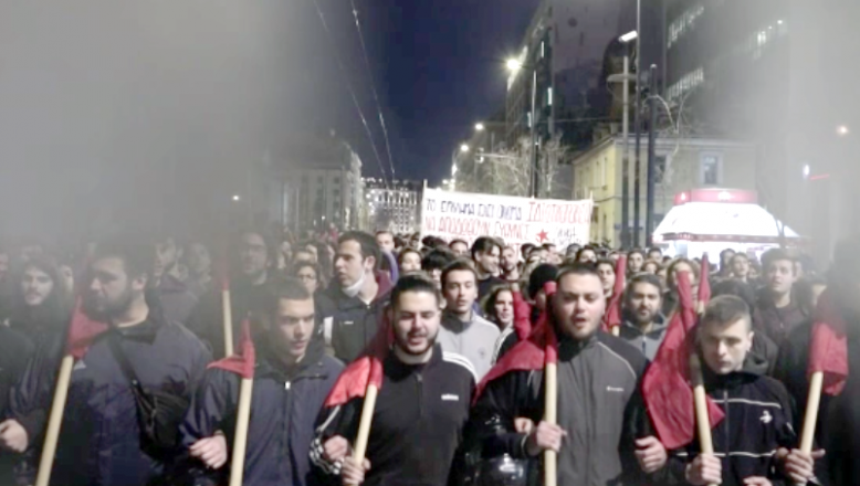 Tren kazasından sonra Atina’da protesto düzenlendi