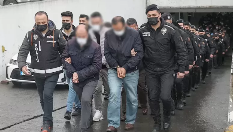İstanbul merkezli tapuda rüşvet operasyonunda 3 zanlı tutuklandı