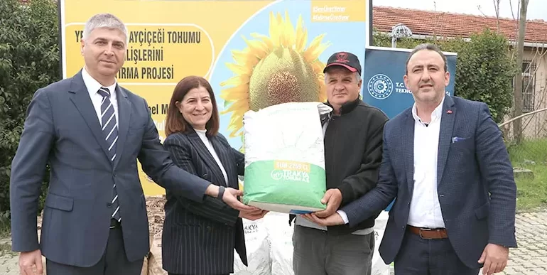 Edirne’de üreticilere hastalıklara dayanıklı yerli hibrit ayçiçeği tohumu dağıtıldı