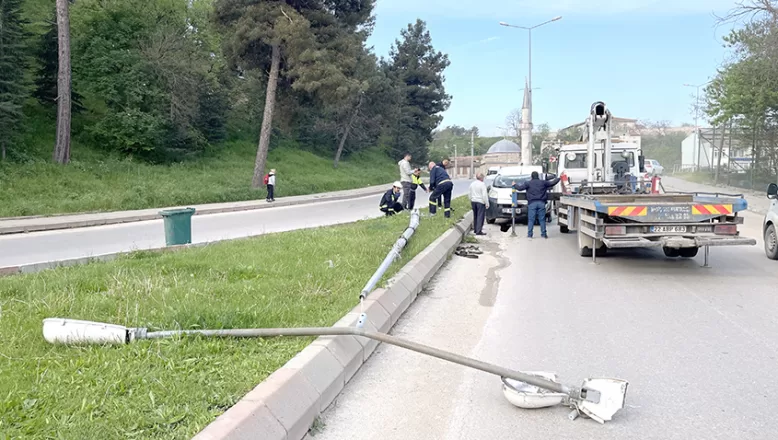 Edirne’de hafif ticari aracın devrilmesi sonucu 2 kişi yaralandı